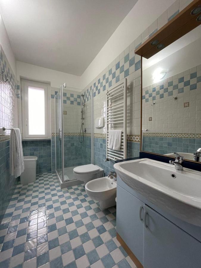 Il Vecchio Carrubo - Villa Con Piscina A Sfioro Macchia di Monte Exterior photo